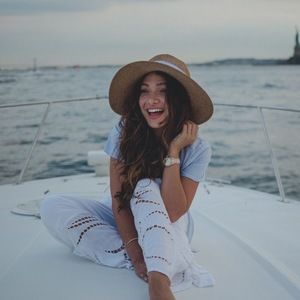 Meet your Posher, Christina